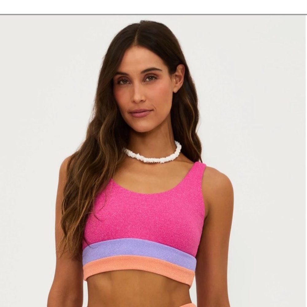 Beach Riot Mackenzie Top 
Coral Bay Colorblock Shine Scrunch